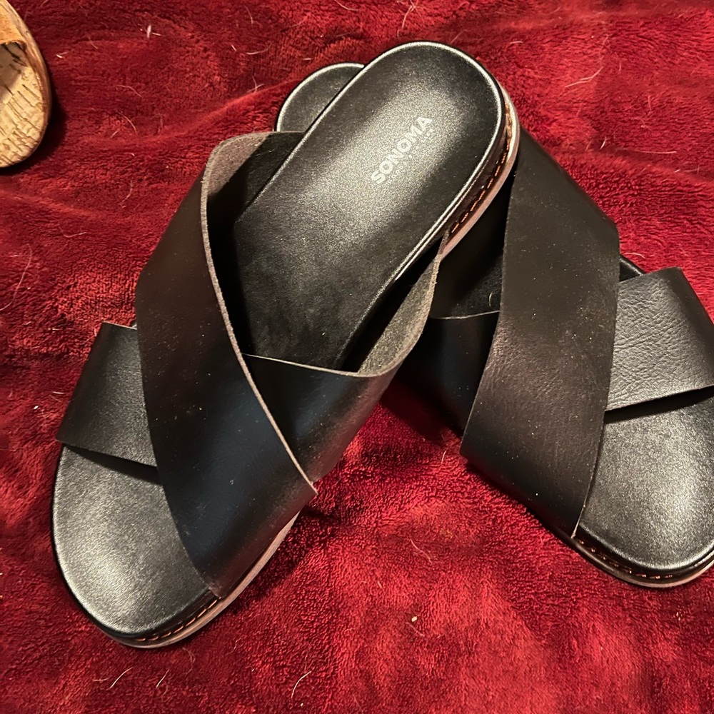 Sonoma Women's Black Slip-on Sandals